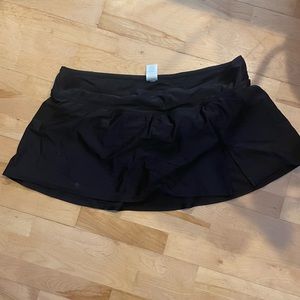 Kona sol size 24 swim skirt